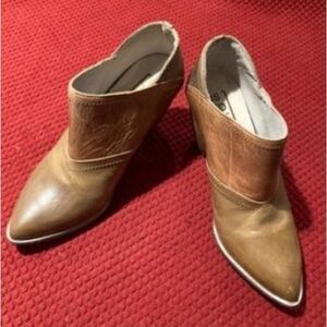 IS TO ME Sz 38 Western Style Lightly Distressed 3”  Heel Leather Booties